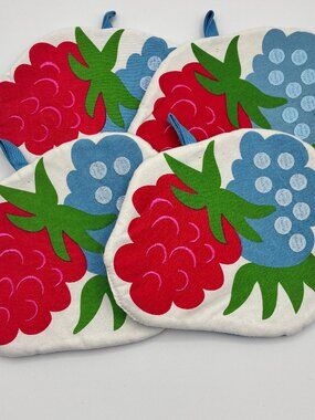 Vintage Berry Pot Holders Set of 4 Handmade Quilted Embroidered Kitchen Oven